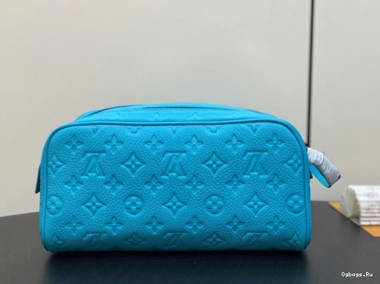 POUCH-28*15*16.5cm LOUIS VUITTON DOPP KIT TOILET 0330